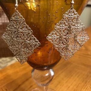 Delicate gold dangle earrings